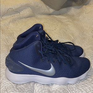 Women’s nike basketball shoes size 11 navy blue